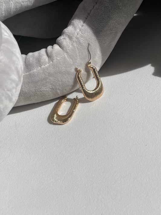 Versailles Ribbed Royal Hug Hoop Earring In Gold
