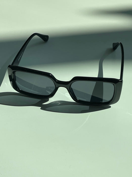 Eliza Round Square Sunglasses In Gloss Black