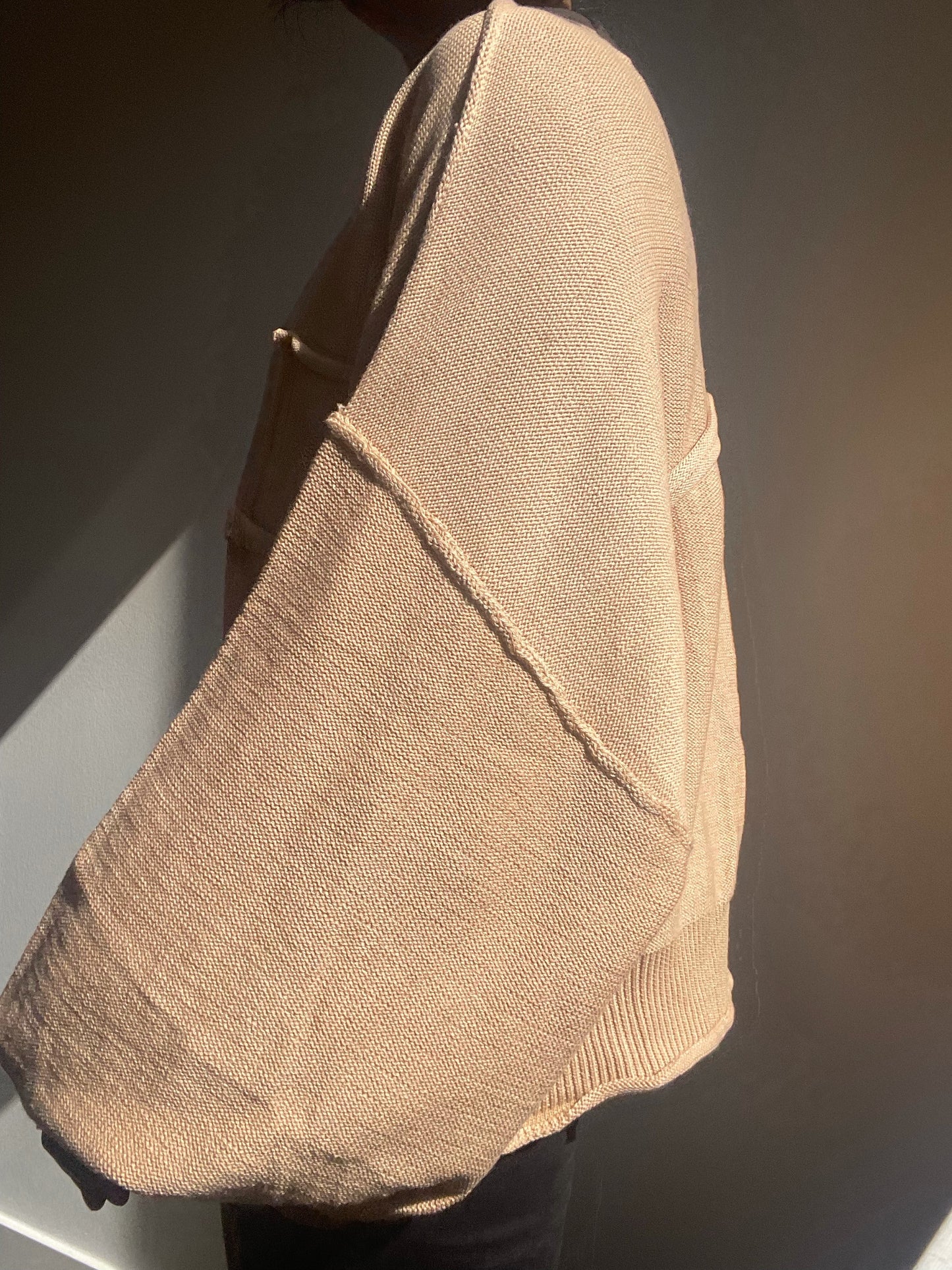 Charlie Cropped Single Pocket Sweater In Dust Taupe