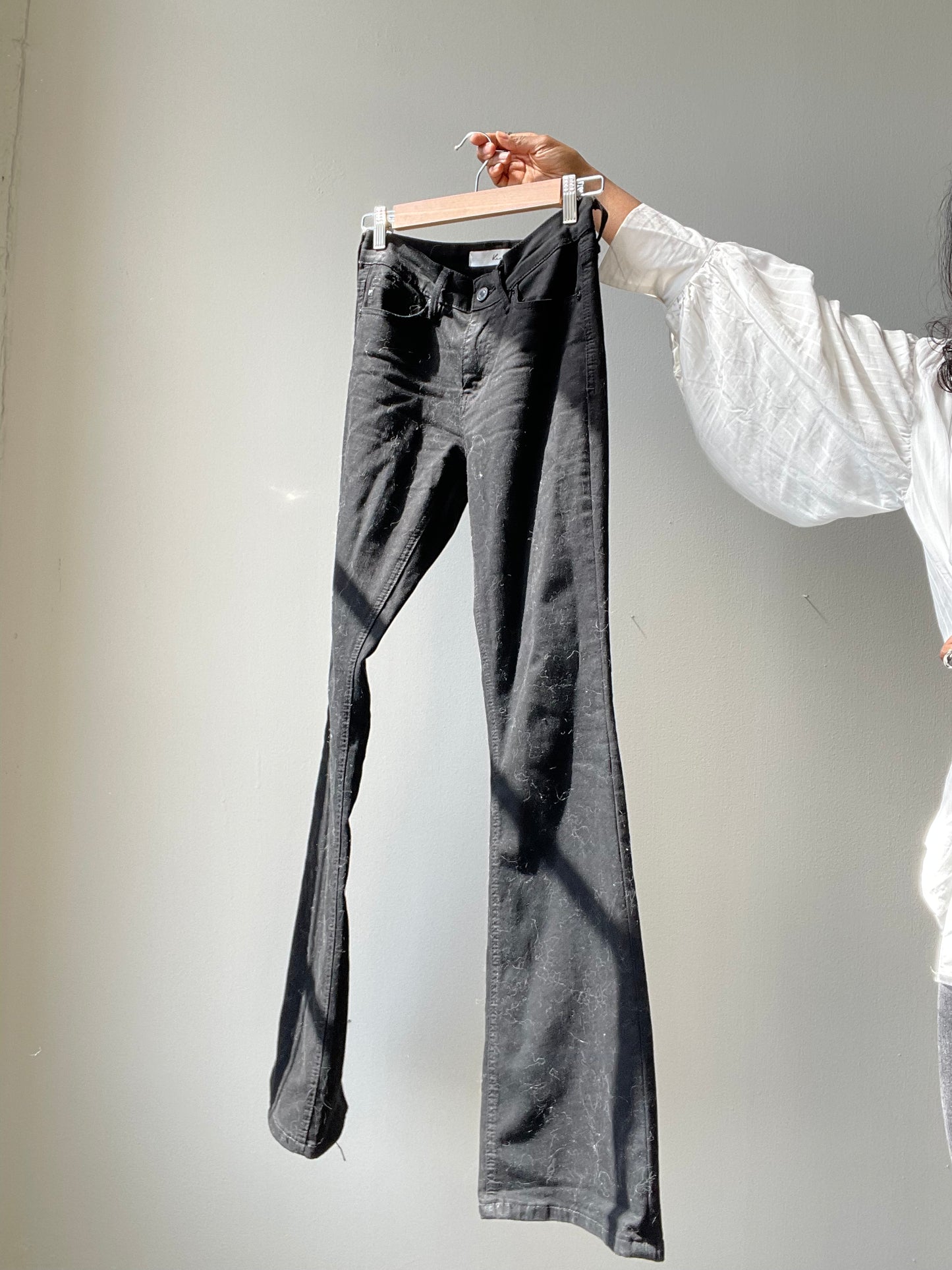 Carly 90s & Flared Jean In Black