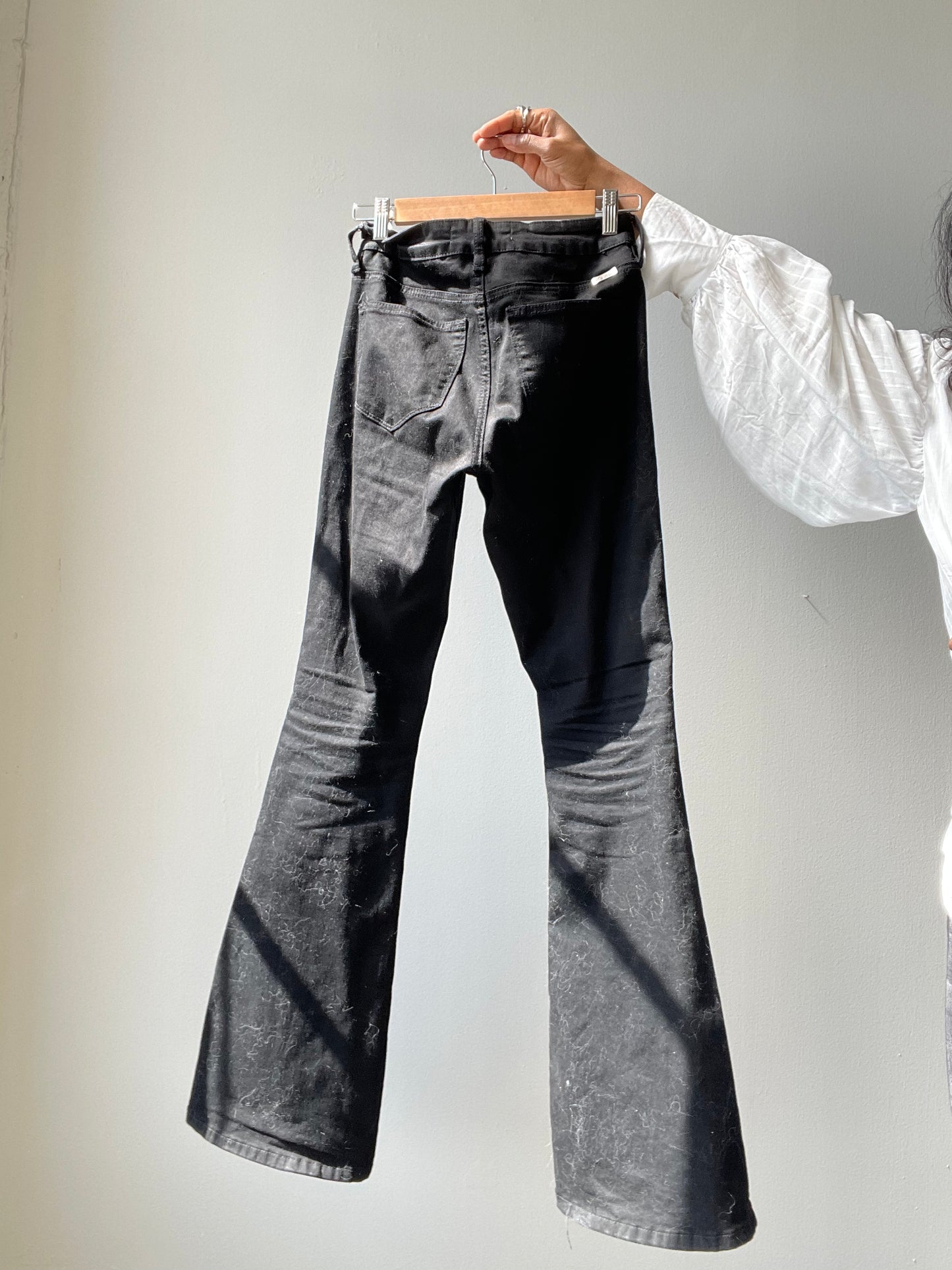 Carly 90s & Flared Jean In Black