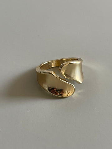River Statement Ring In Gold
