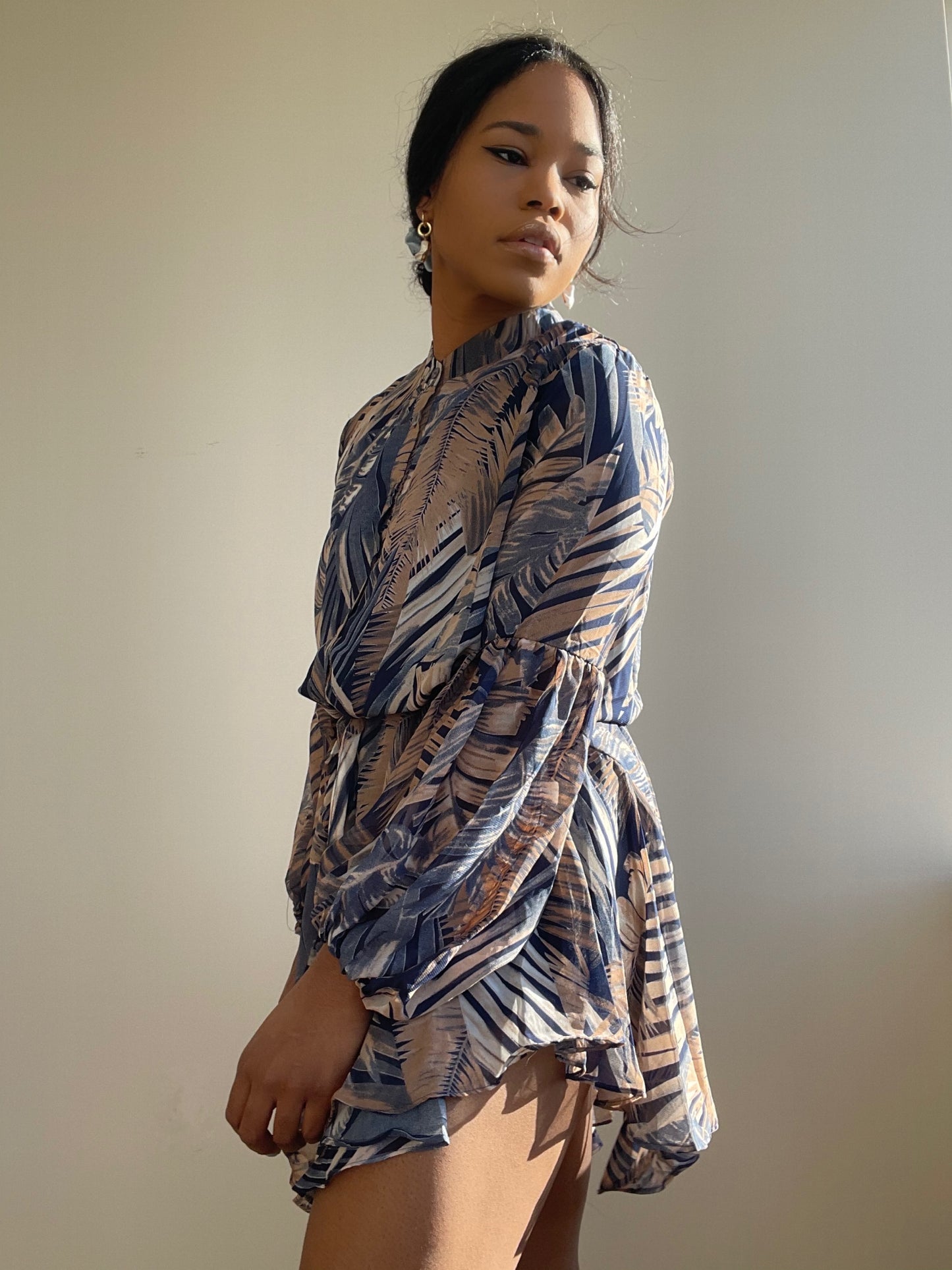 Tegan Woven Balloon Sleeve Dress In Navy