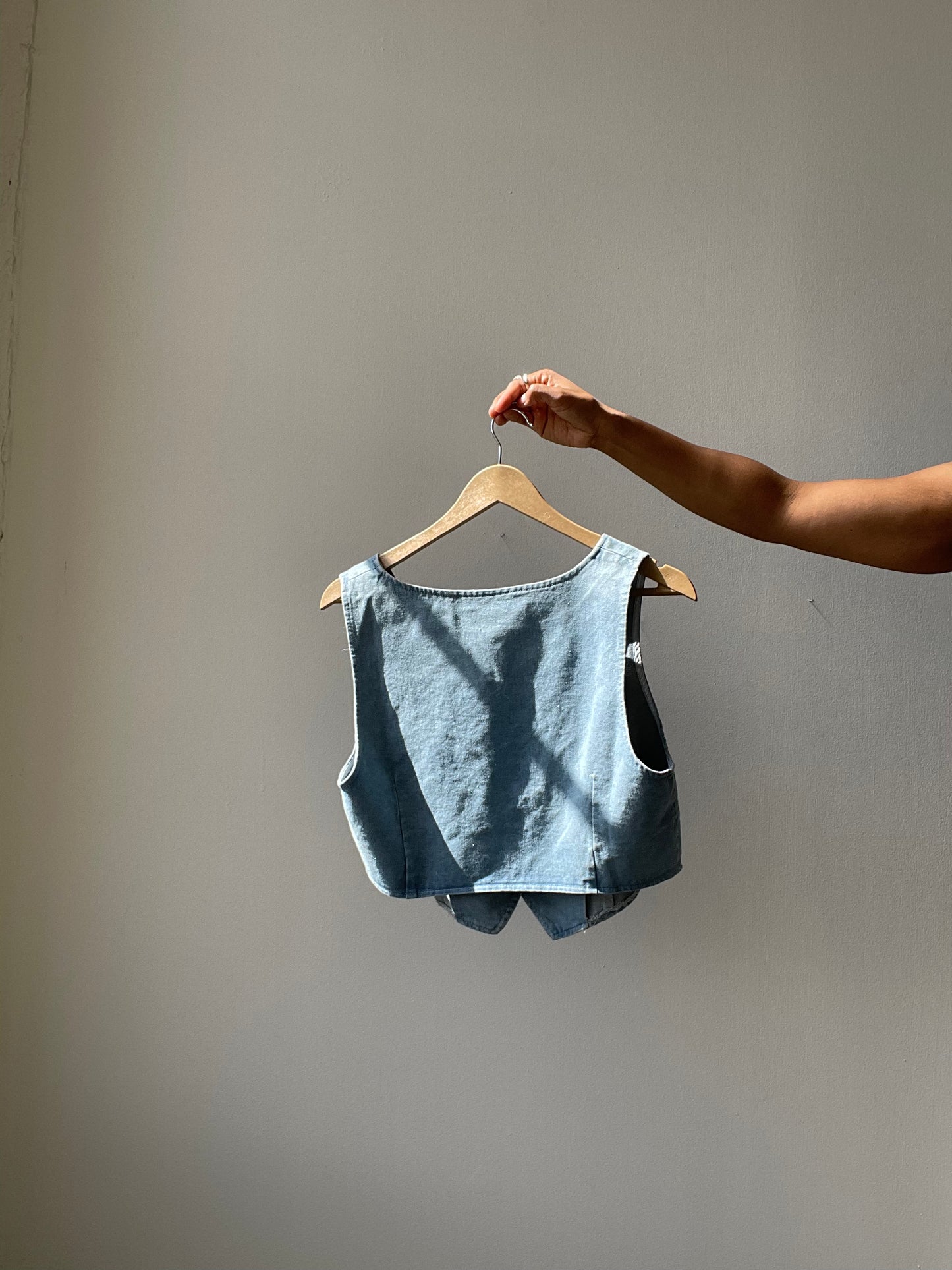 Jamna Cotton Western Button Front Vest In Light Denim