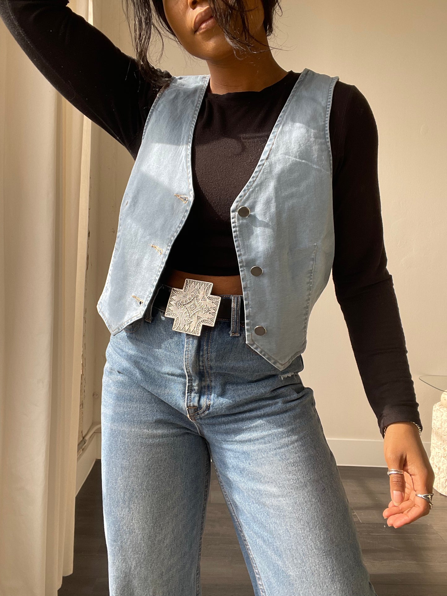 Taylor Cotton Denim Button Classic Cowgirl Vest In Light Wash