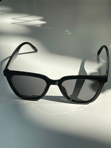 Regina Retro Square Sunglasses In Gloss Black