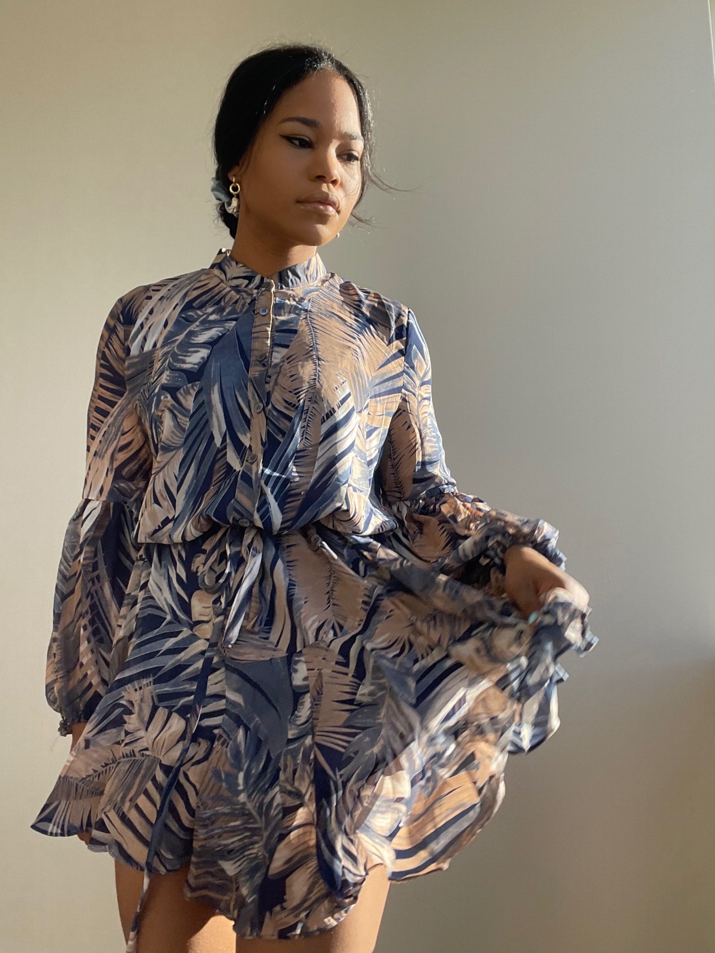 Tegan Woven Balloon Sleeve Dress In Navy