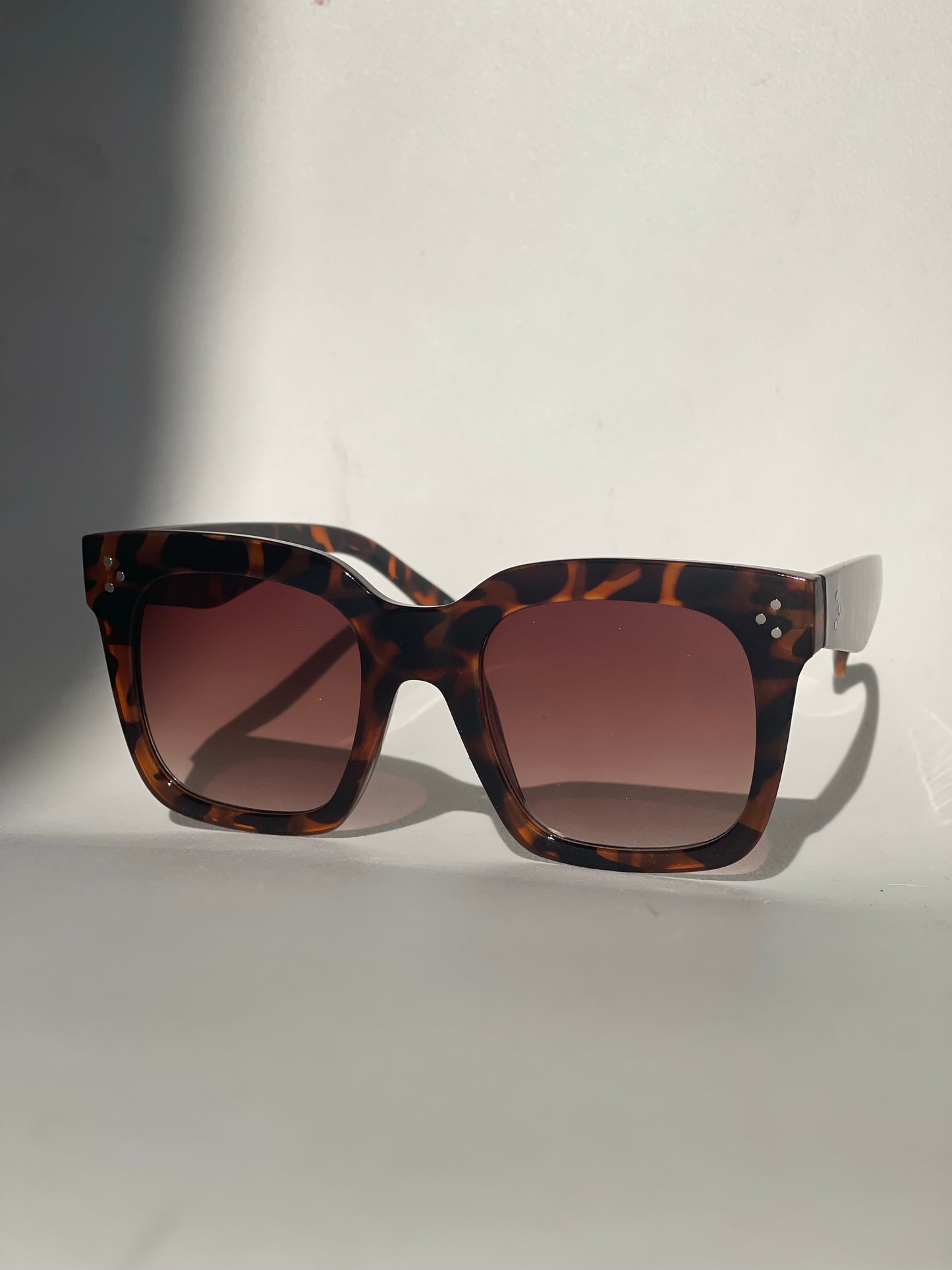 Ellie Oversized Square Sunglasses In Tortoise
