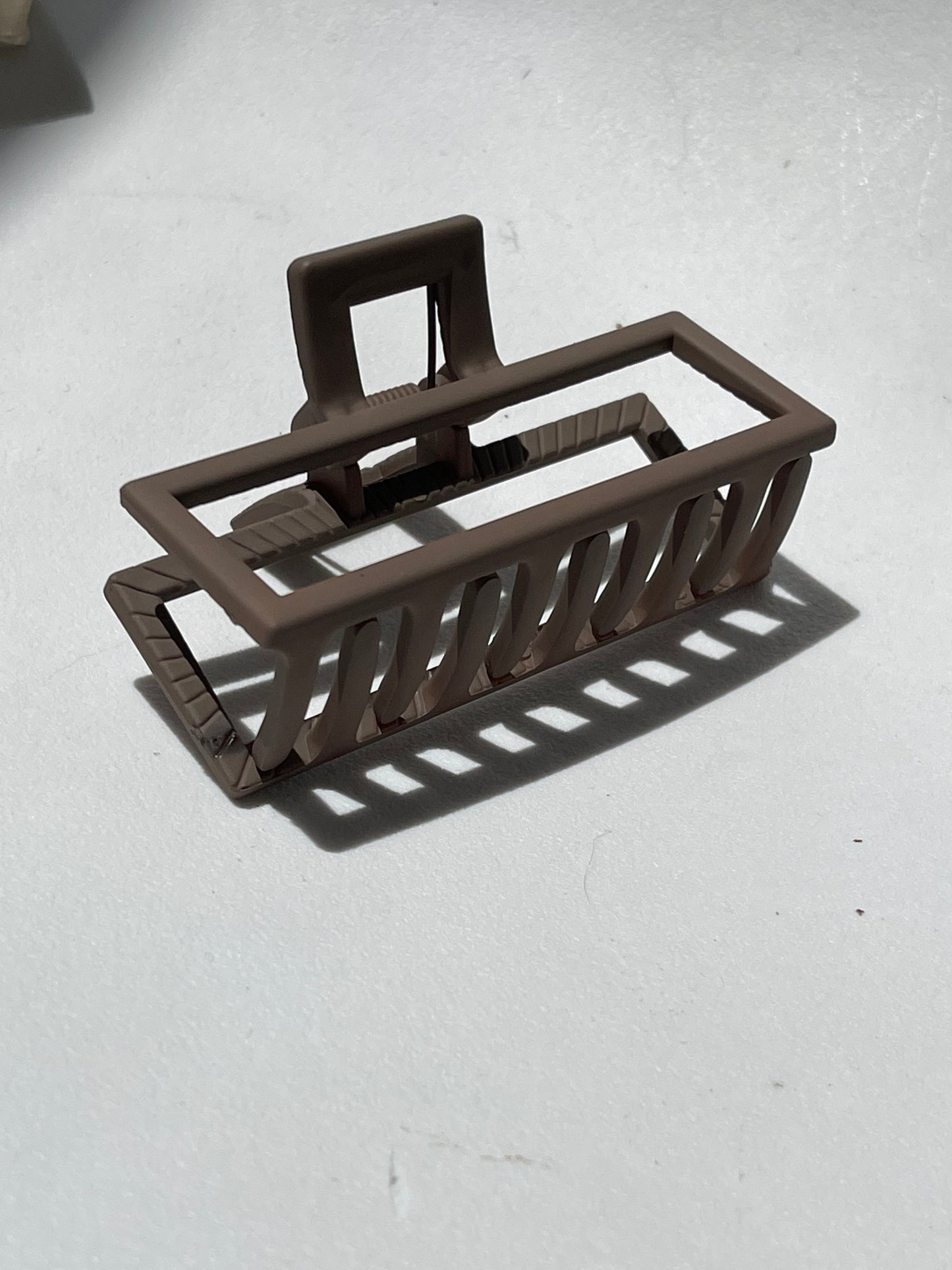 Bawi Geo Claw Clip In Matte Brown