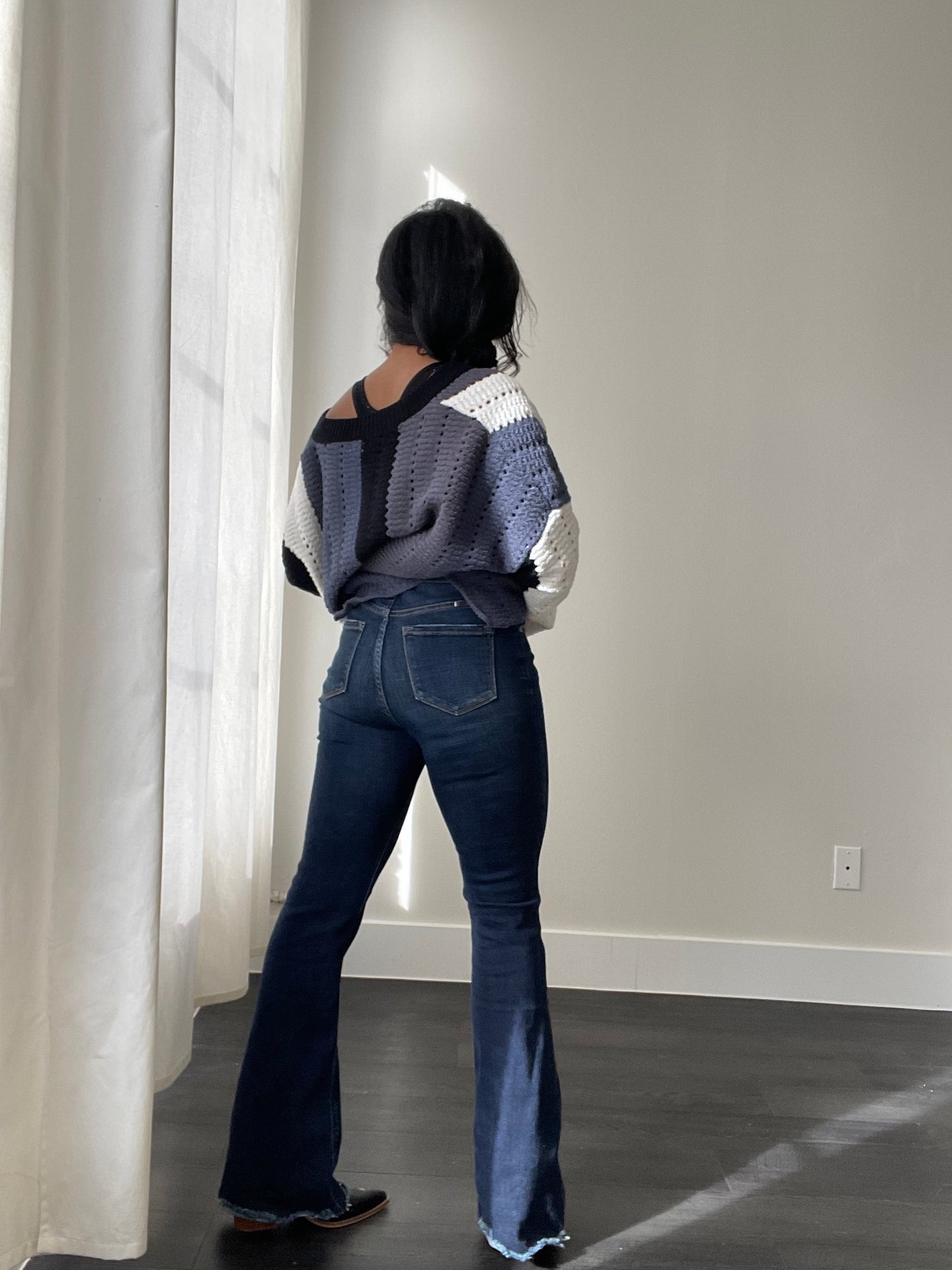 Carly 90s & Flared Jean In Indigo