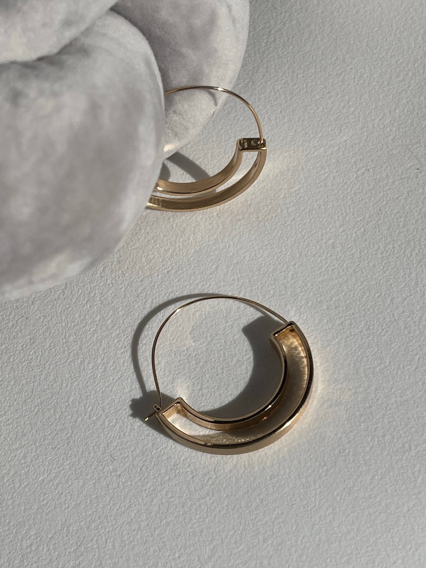 Geo Arch Hoop Earring In Matte Gold