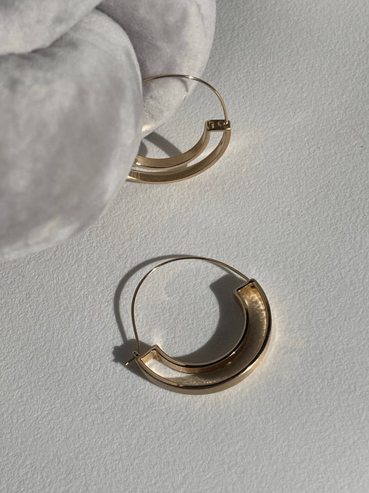 Geo Arch Hoop Earring In Matte Gold