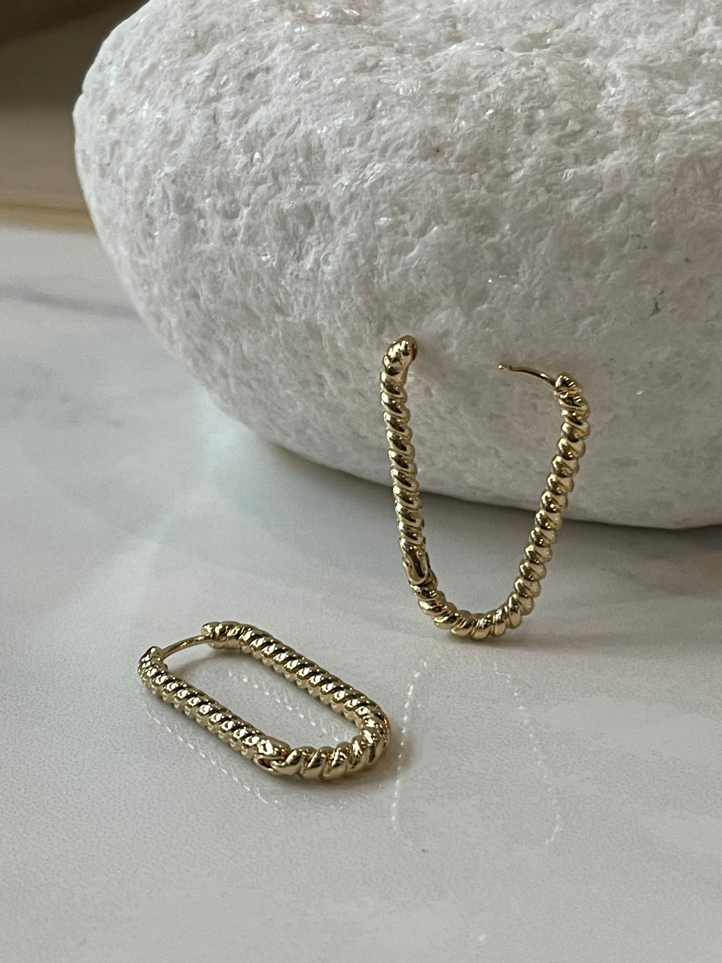 Classic Drip Twist Hug Hoop Earring In Gold