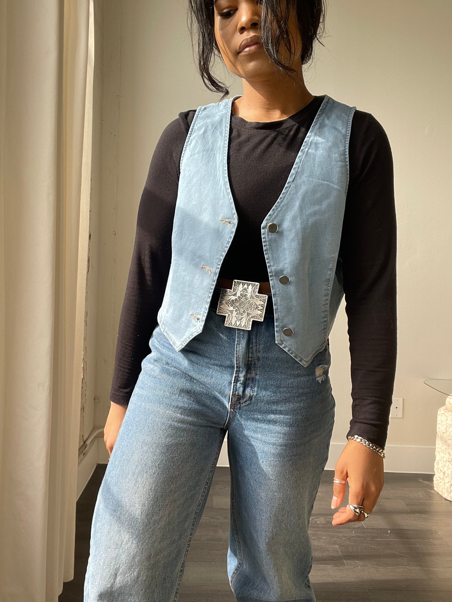 Taylor Cotton Denim Button Classic Cowgirl Vest In Light Wash