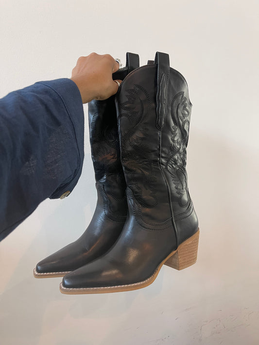Jagger Classic Cowboy Boot In Black