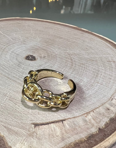 Teresa Front Chain Open Back Statement Ring In Gold
