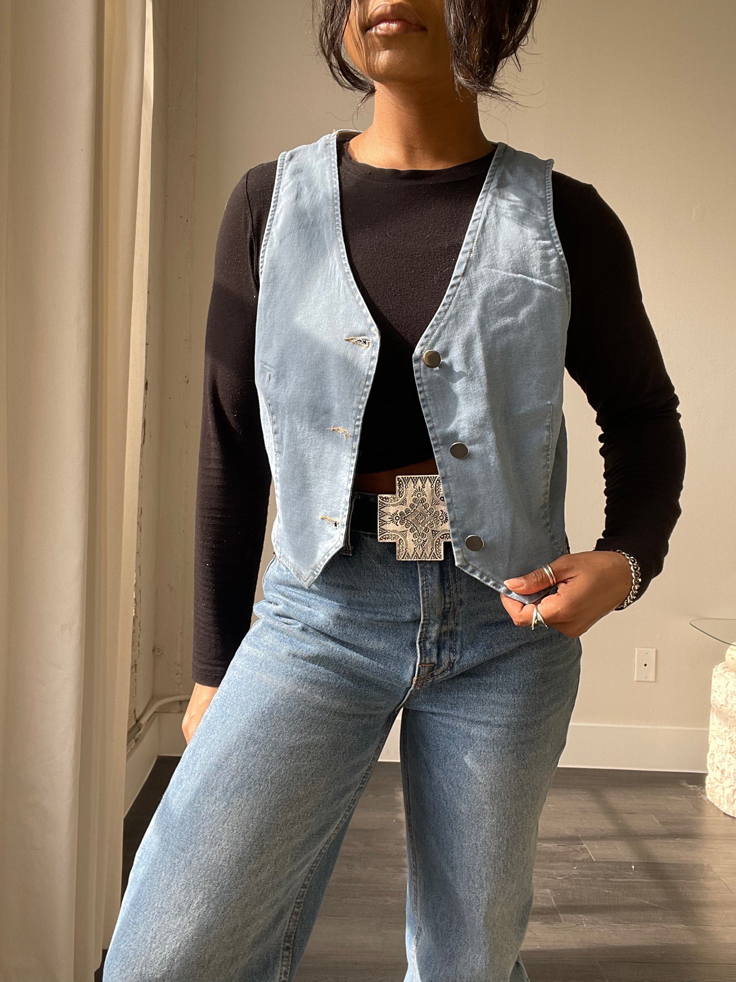 Taylor Cotton Denim Button Classic Cowgirl Vest In Light Wash