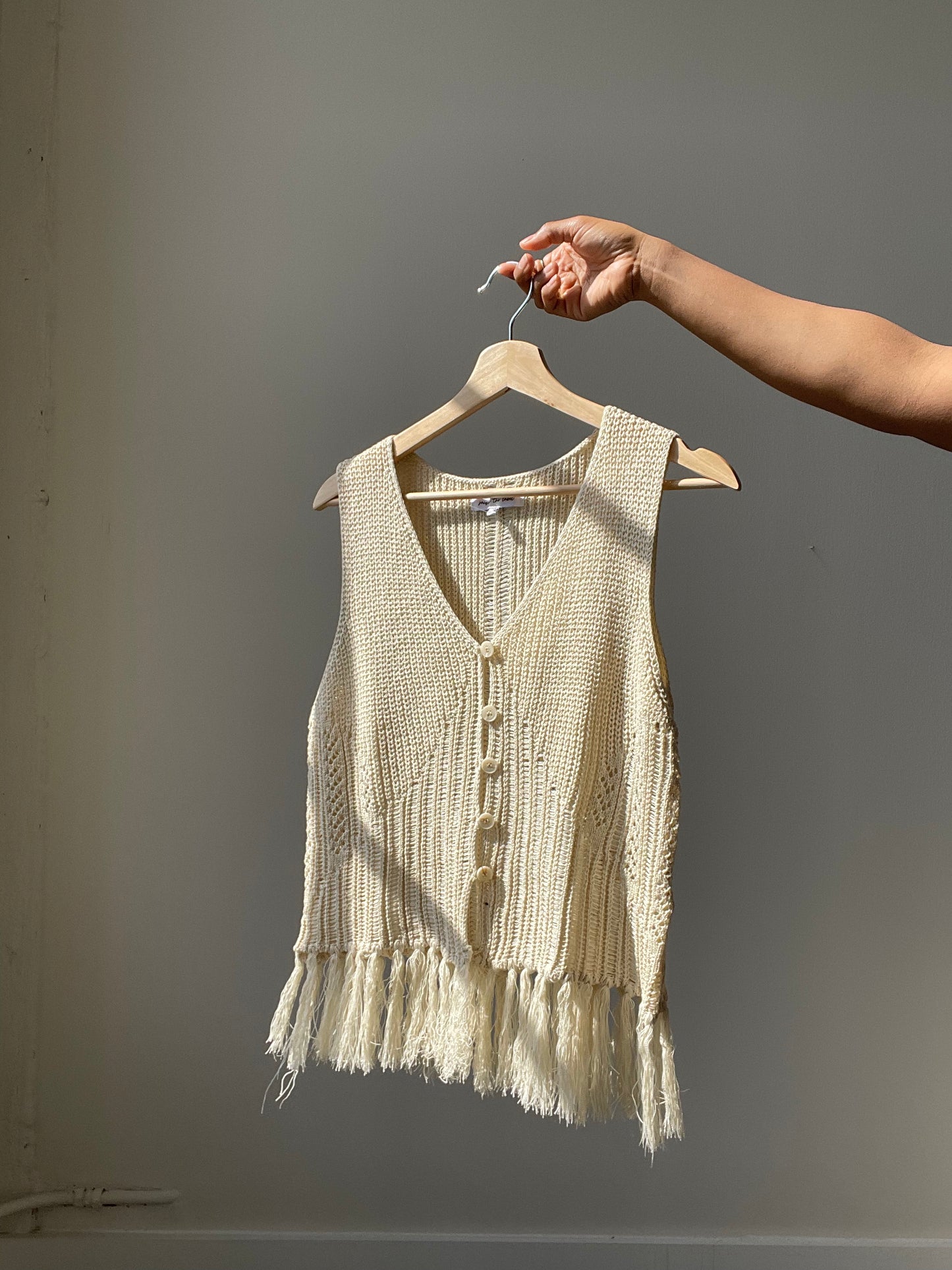 Zoe Crochet Knit Button Front Fringe Vest In Natural