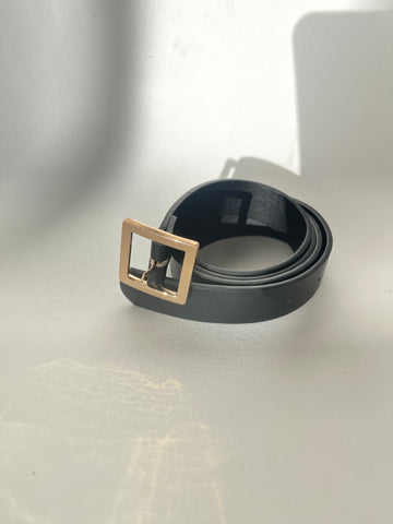Tina Square Buckle Belt In Black
