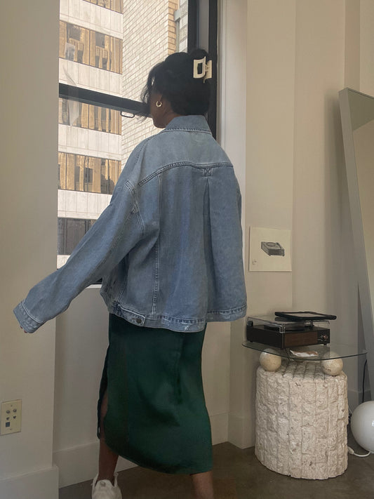 Donna Boxy Oversized Classic Denim Jacket In Light Wash