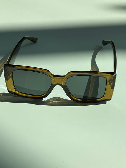Tegan 70s Style Box Frame Sunglasses In Olive