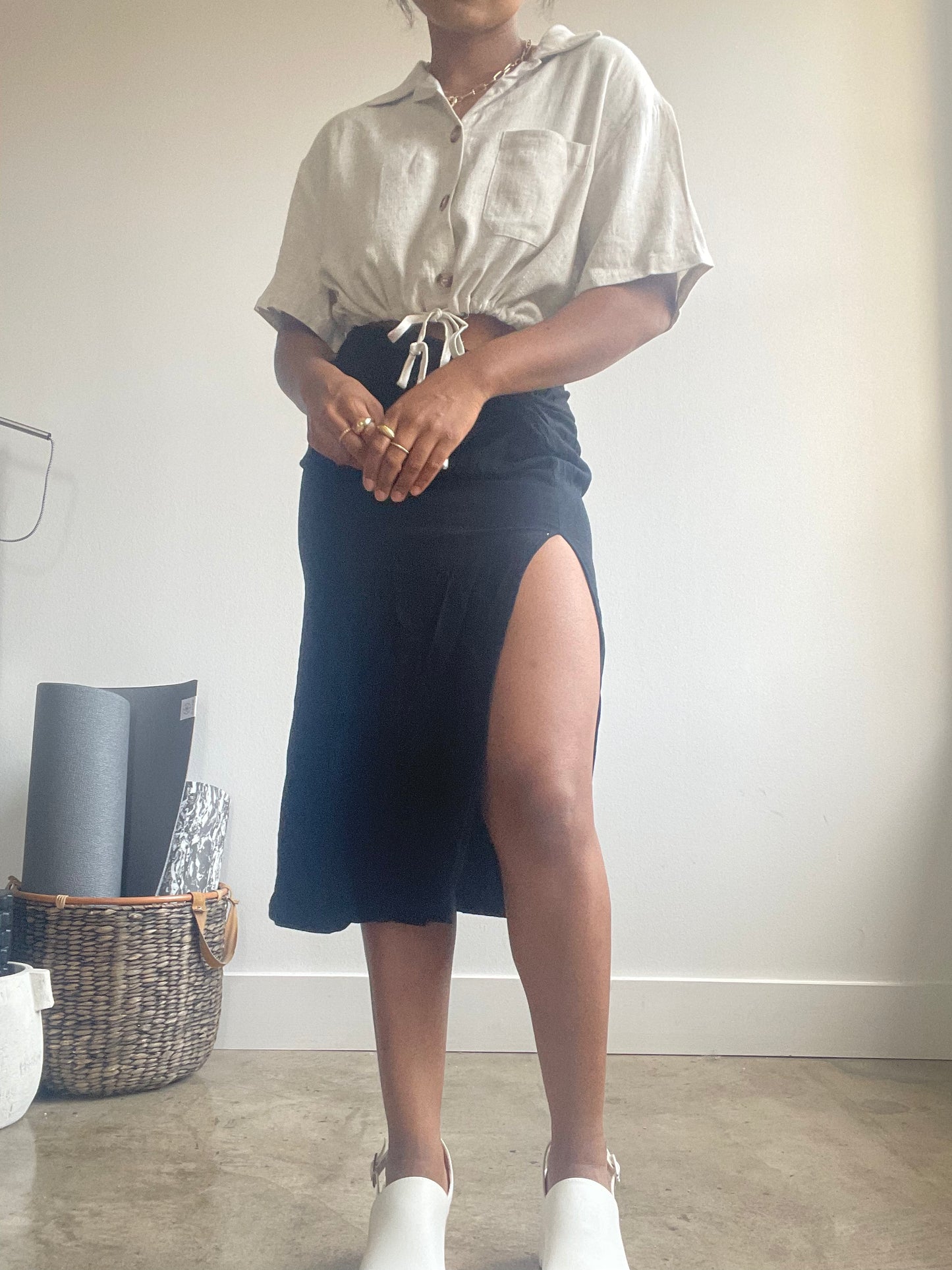 London Cotton Linen Midi Skirt In Black