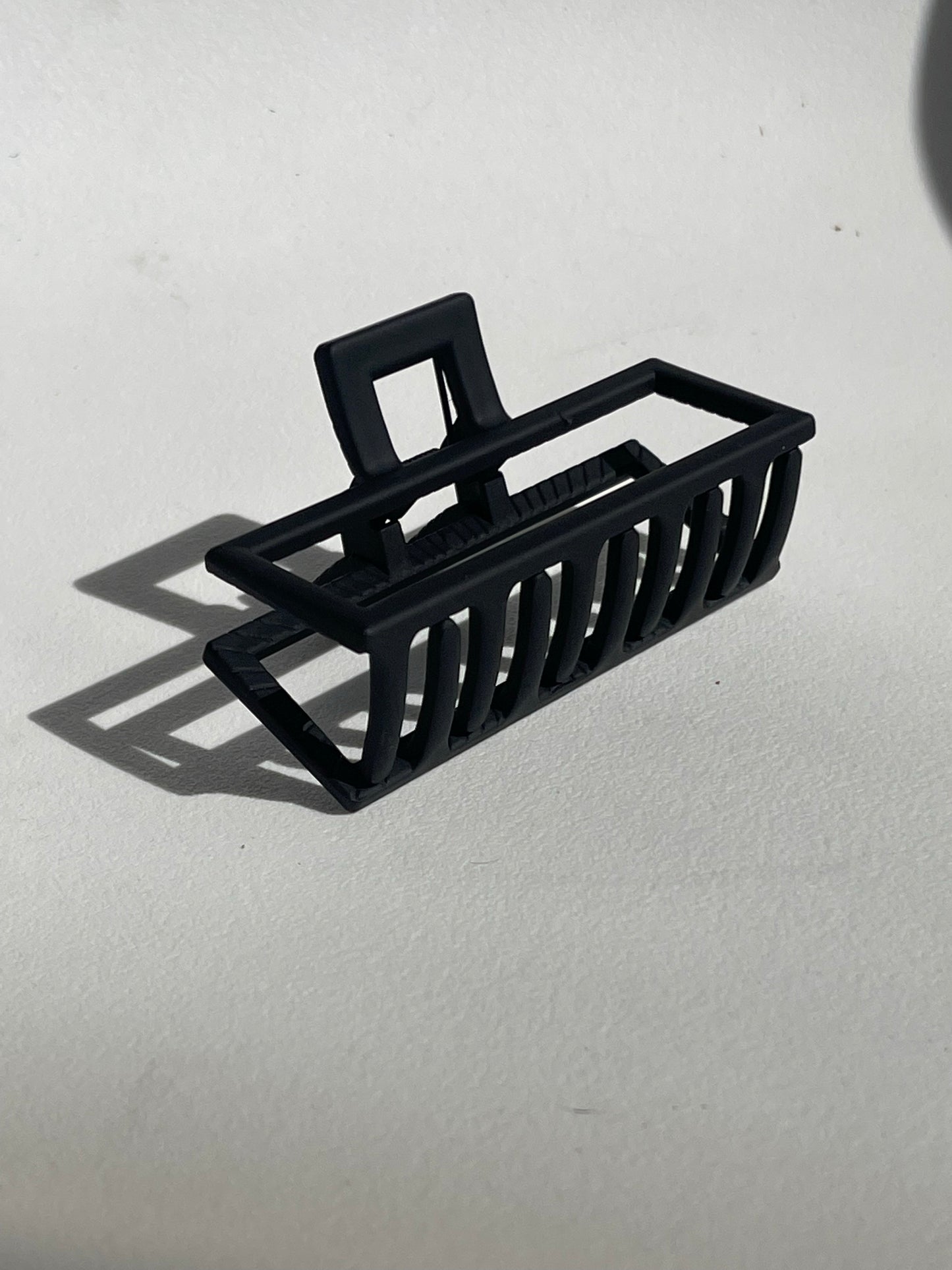 Bawi Geo Claw Clip In Matte Black