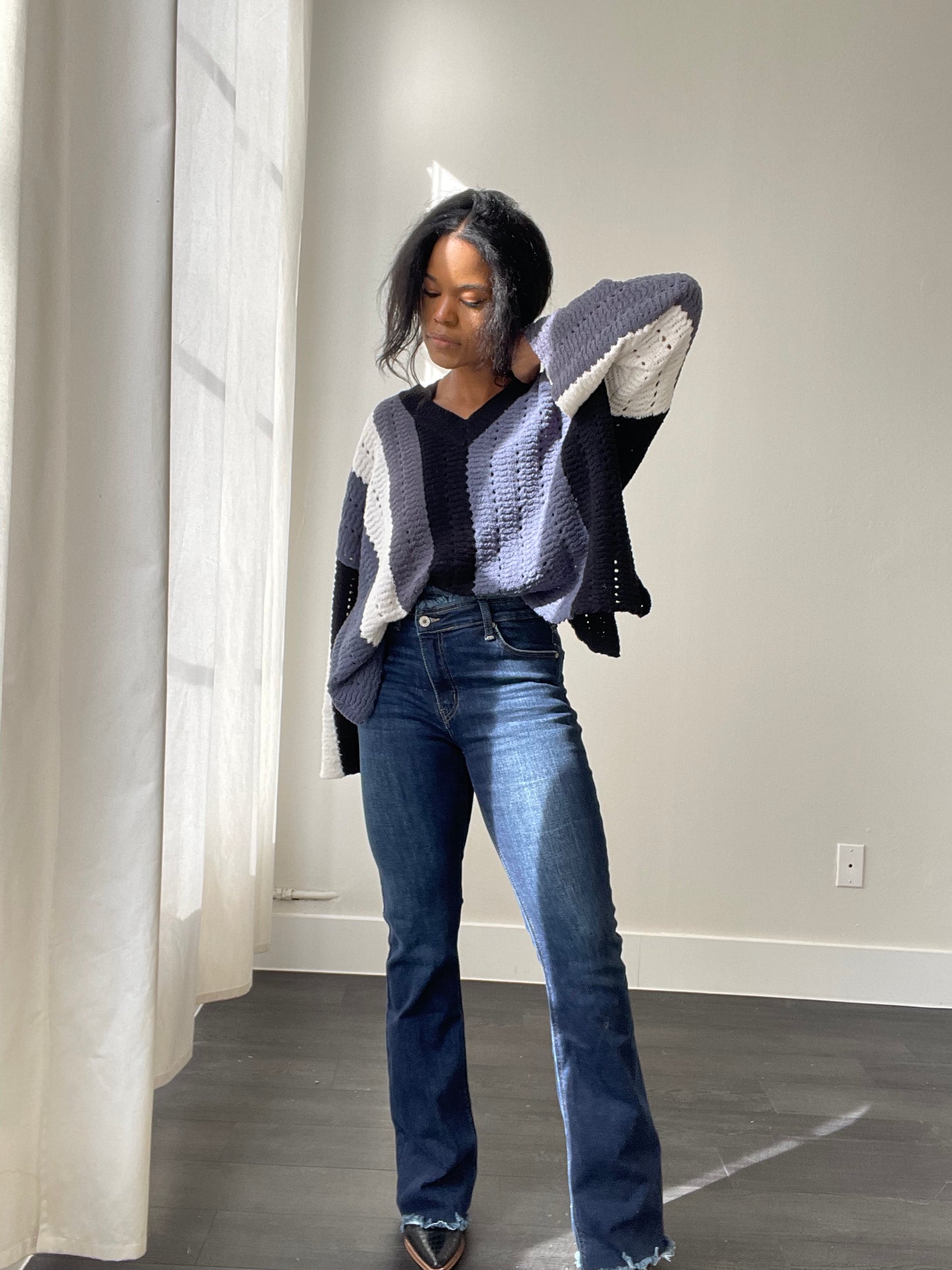 Carly 90s & Flared Jean In Indigo
