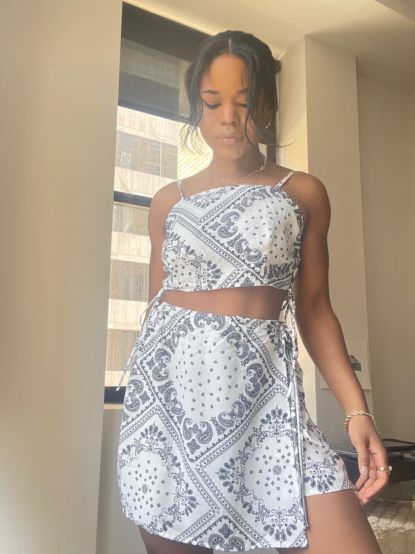 Capri Paisley Hanky Cami Crop Top In White & Black