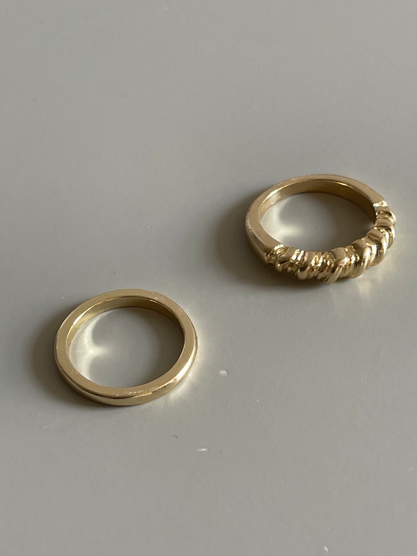 Half Twist & Band Ring Set In Gold