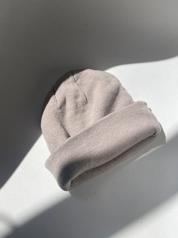 Eleanor Flat Knit Beanie Hat In Sand