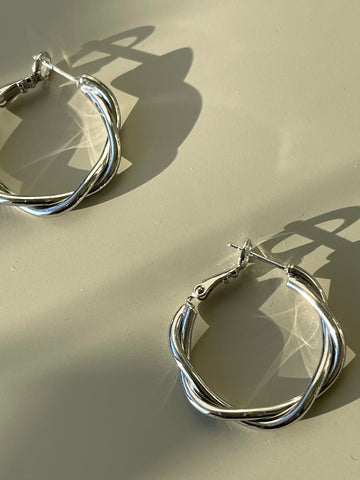 Loose Twist Simi Mini Hoops In Silver