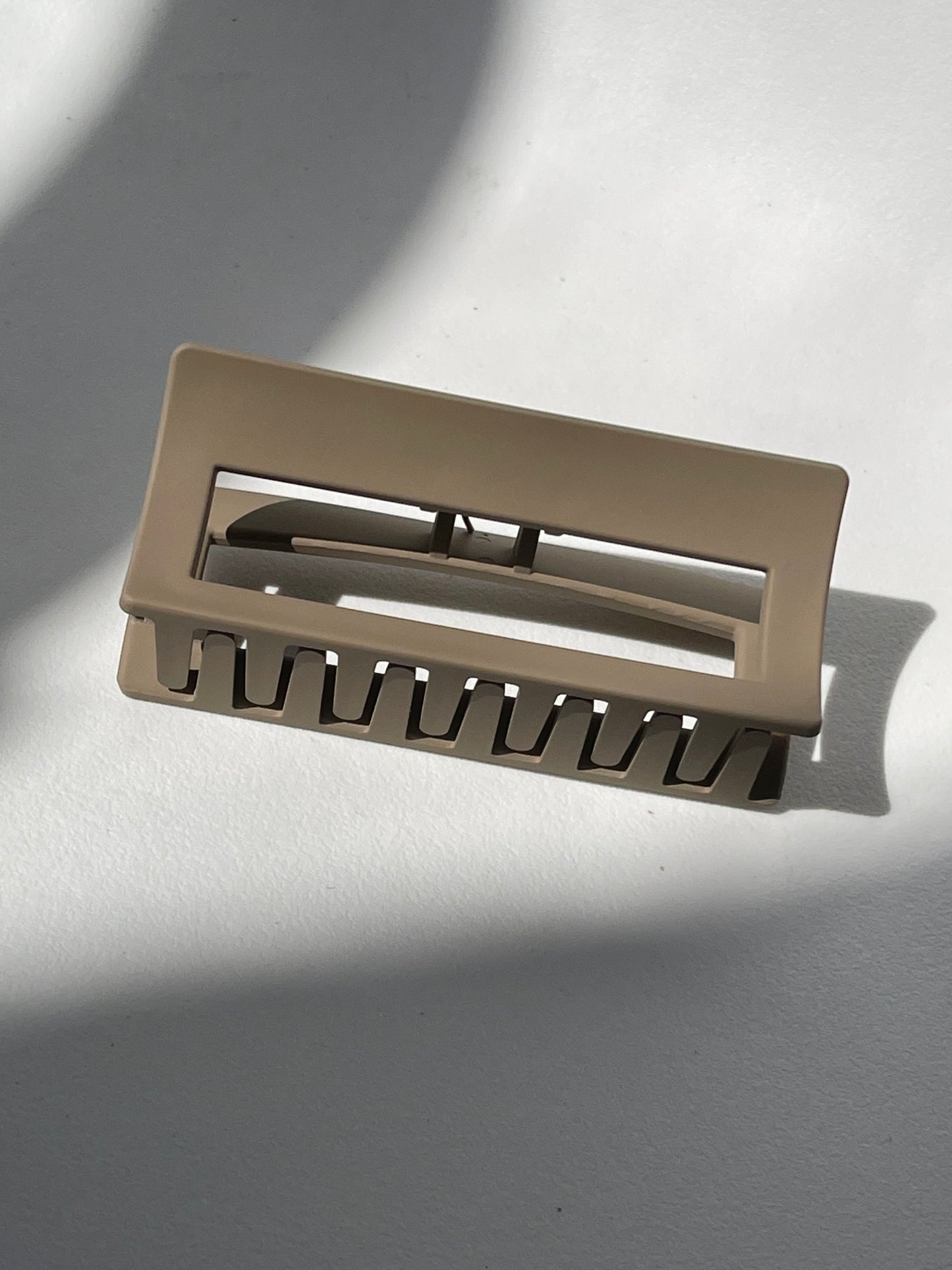 Morgan Square Claw Clip In Taupe Brown