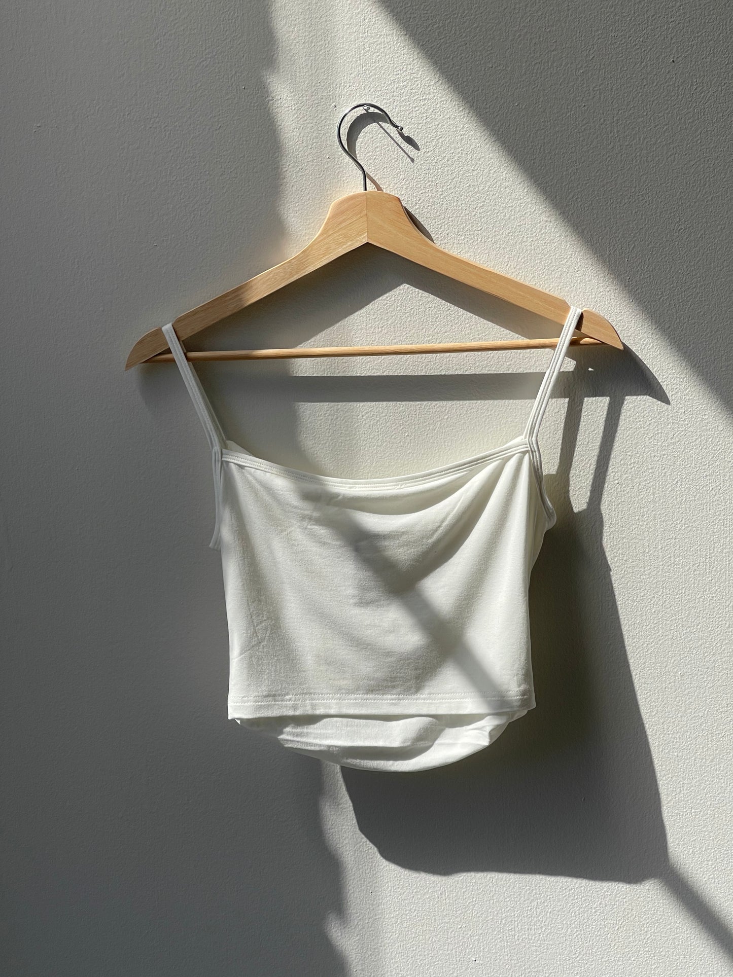 Cindy Rouged Front Cropped Cami In Ivory