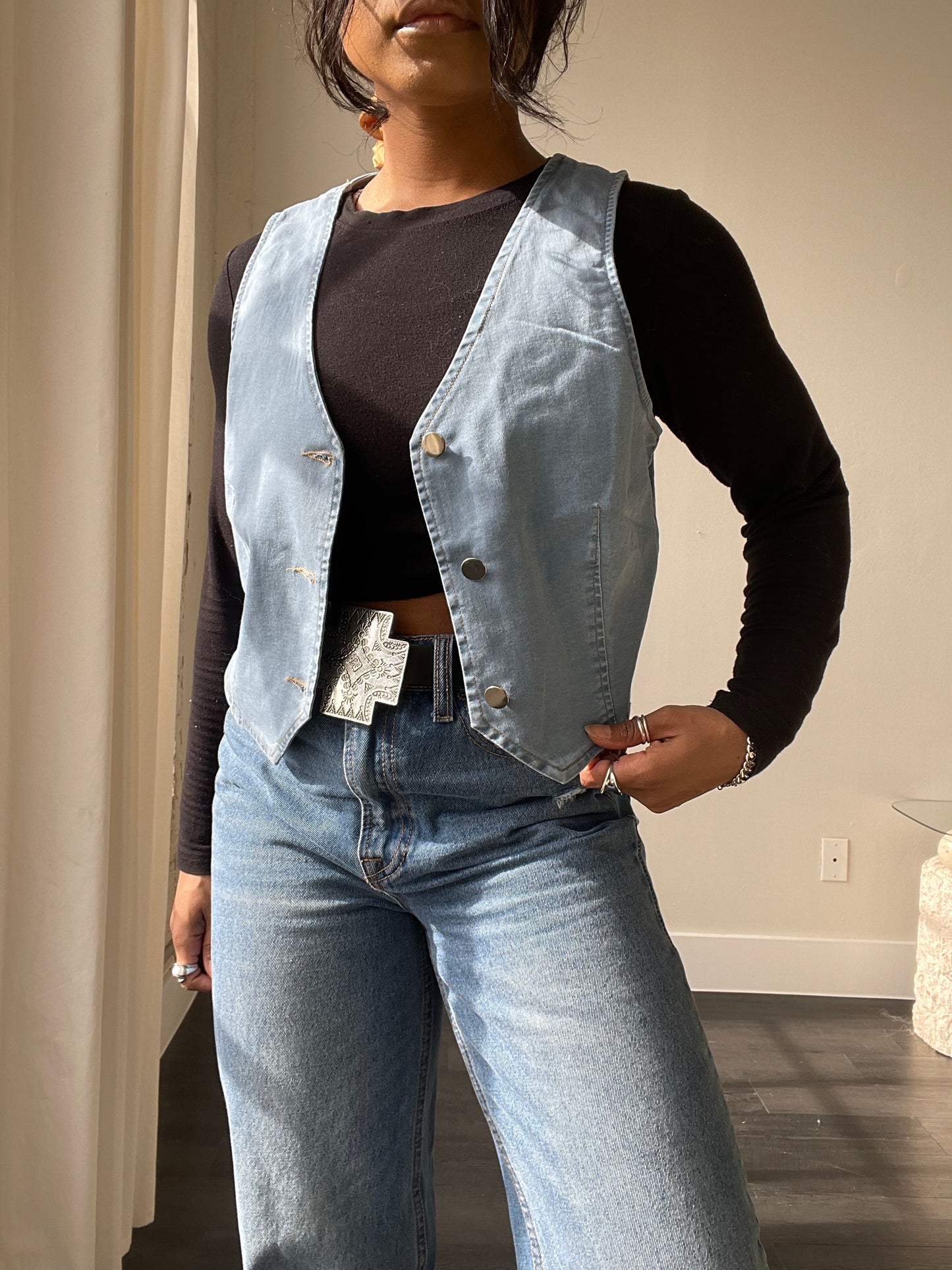 Taylor Cotton Denim Button Classic Cowgirl Vest In Light Wash