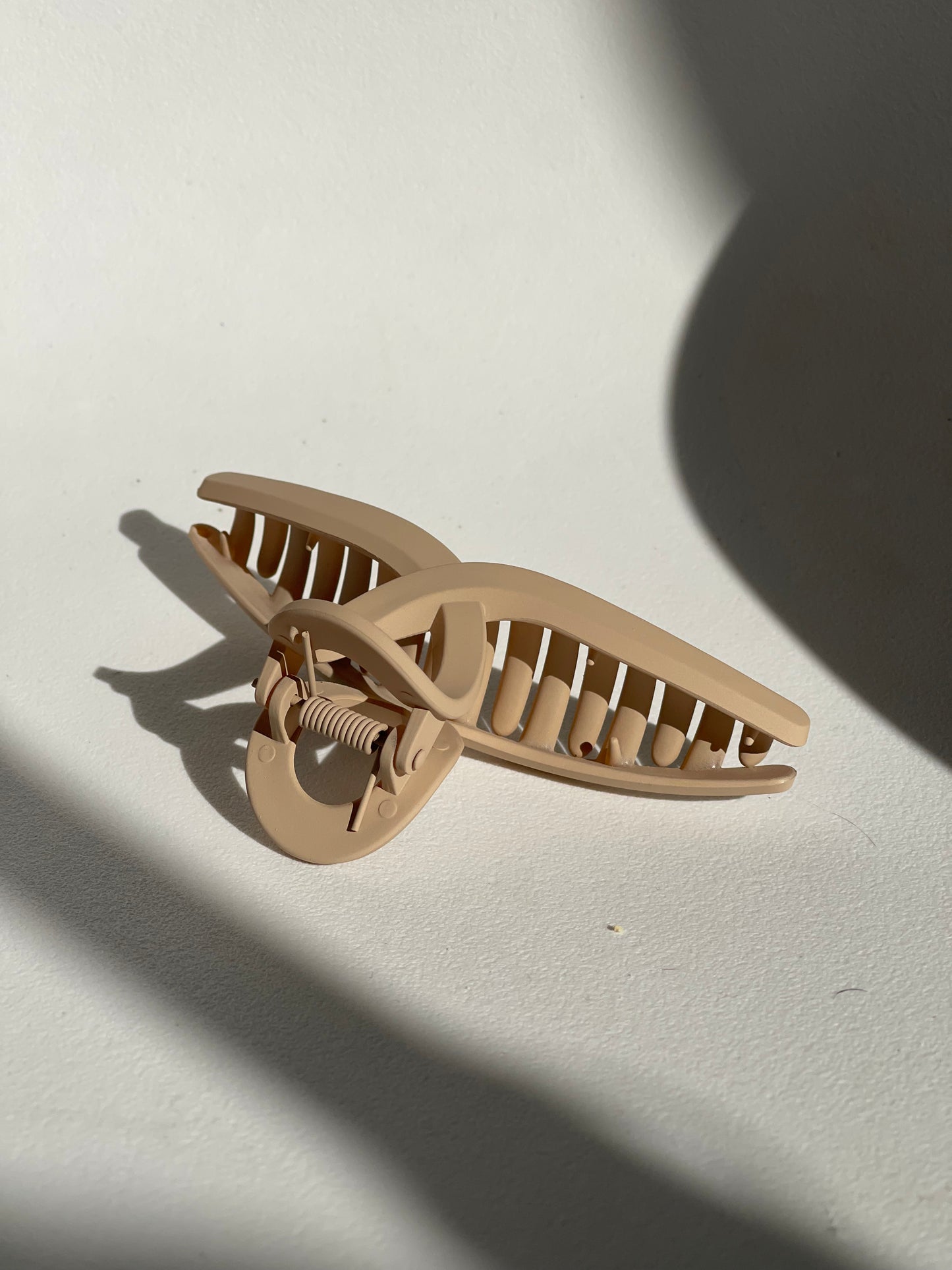 Megan Hair Claw Clip In Matte Taupe