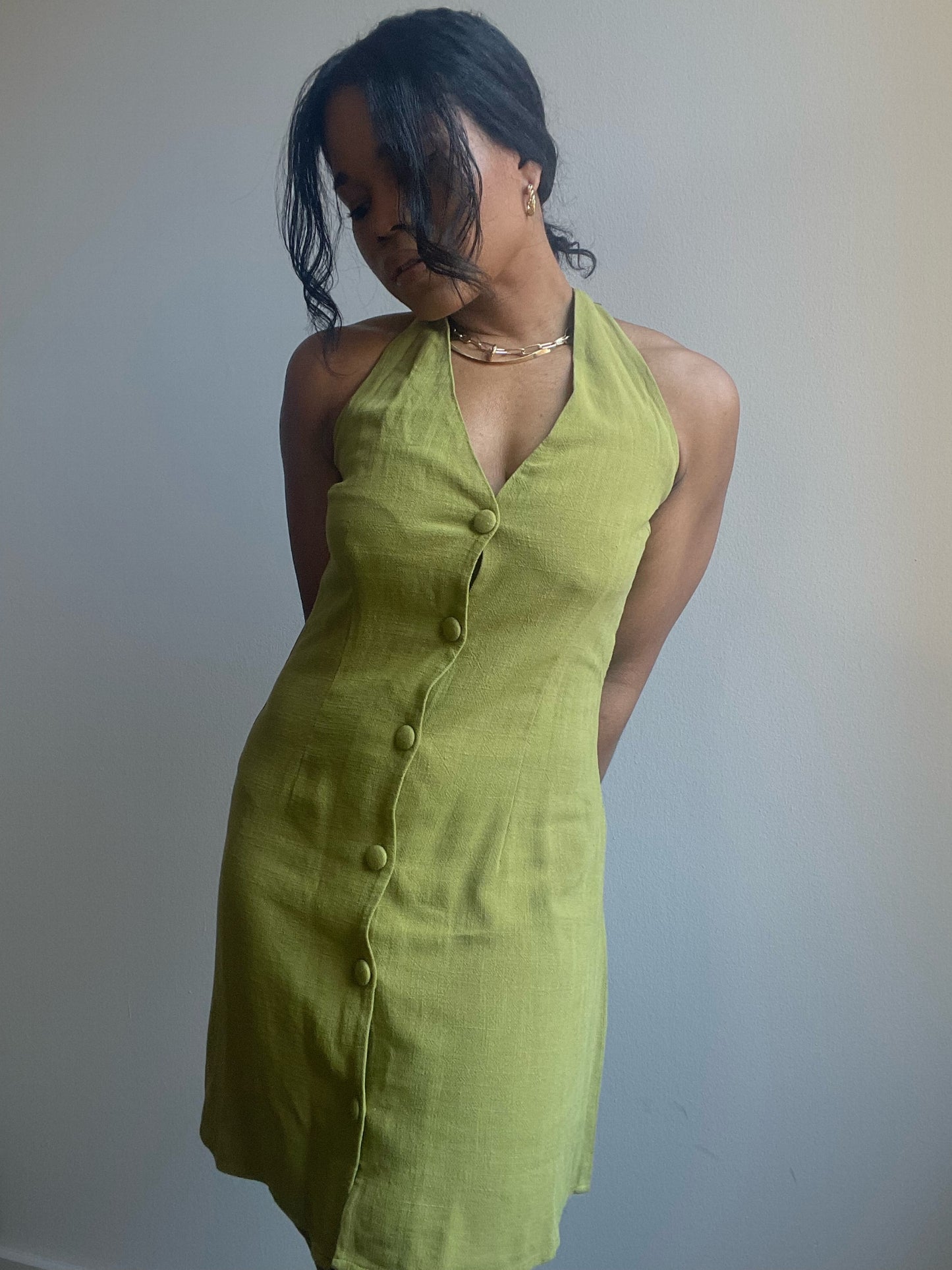 Donna Linen Button Down Halter Dress In Green