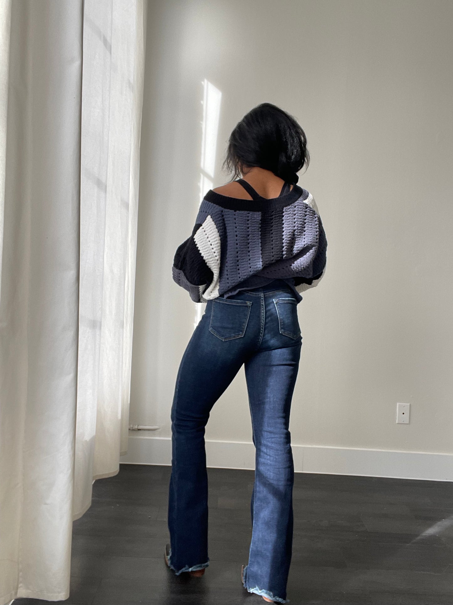 Carly 90s & Flared Jean In Indigo