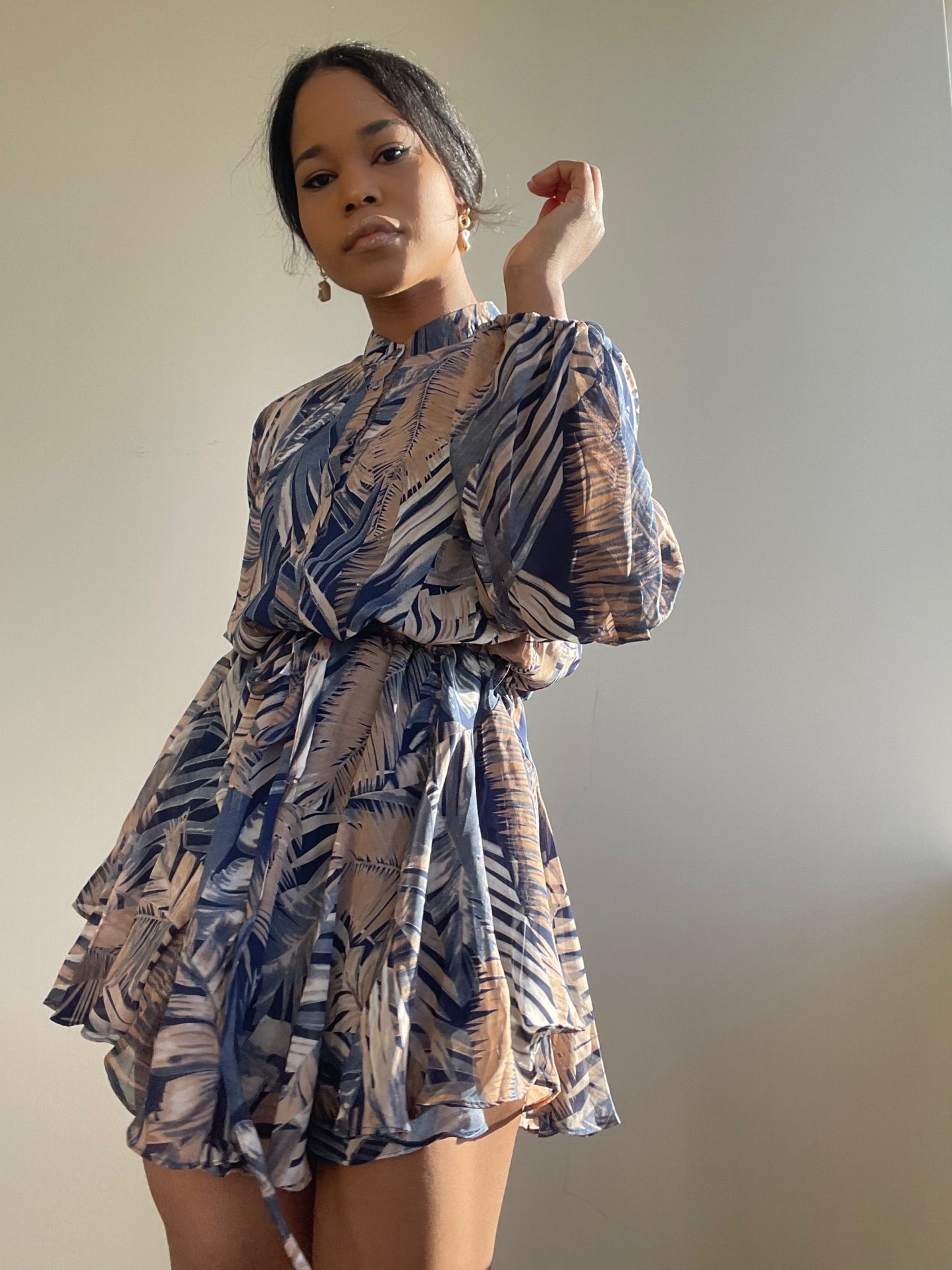 Tegan Woven Balloon Sleeve Dress In Navy