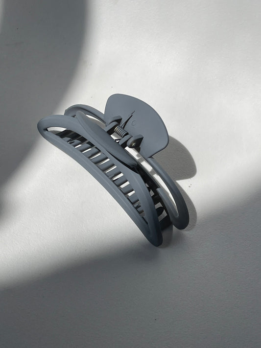 Peyton Hollow Arch Claw Clip In Grey