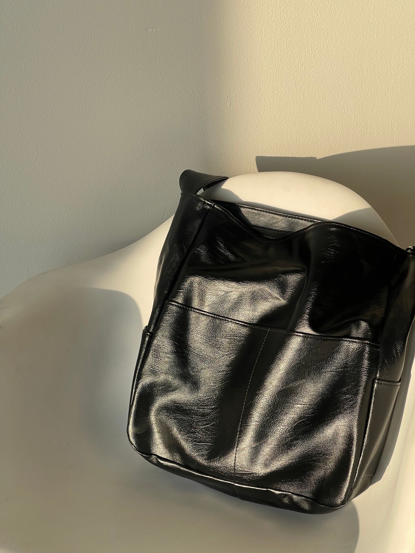 Terry Modern Cargo Tote Bag In Vegan Black