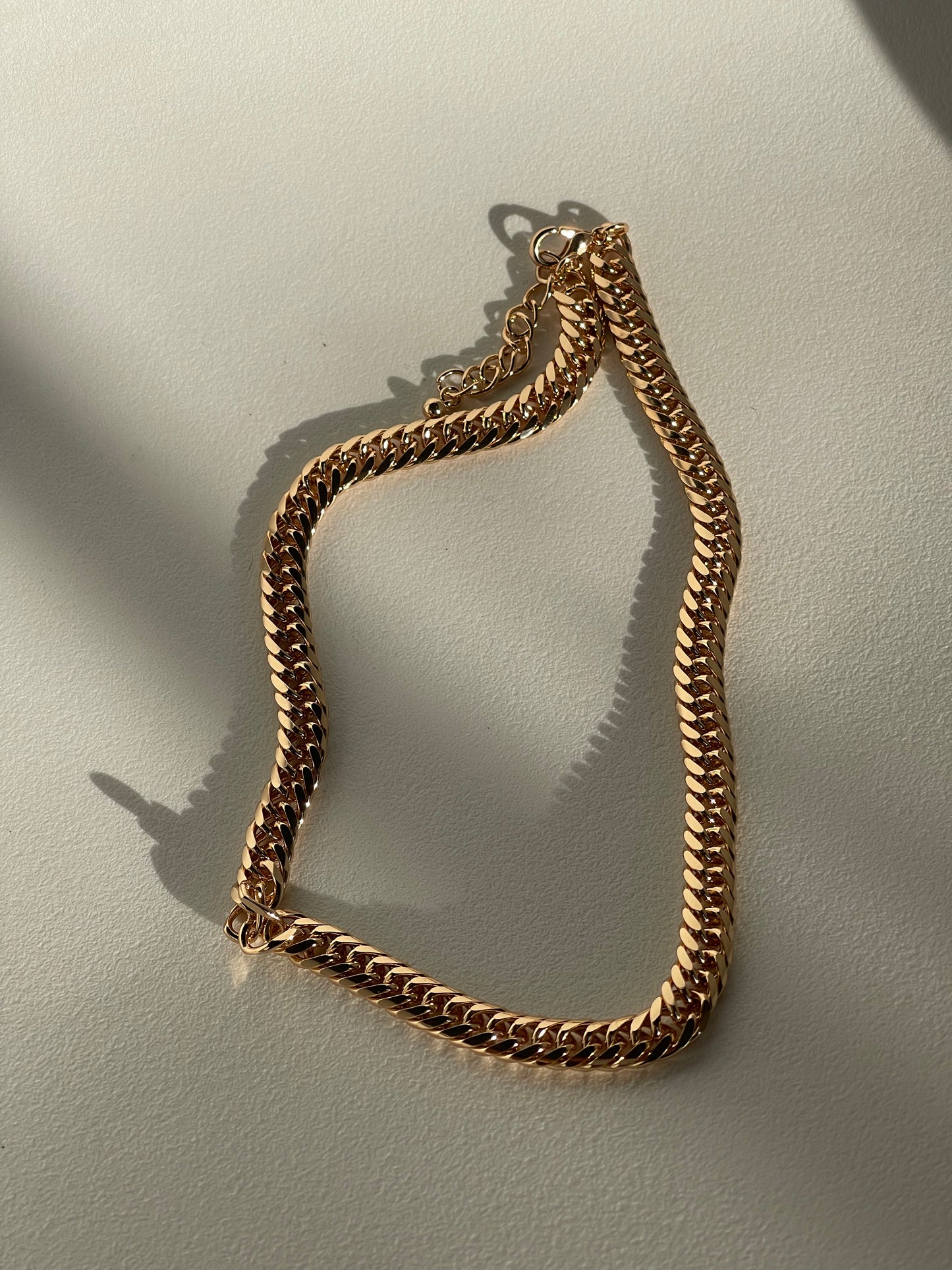 Angie Classic Chunky Link Chain Necklace In Gold