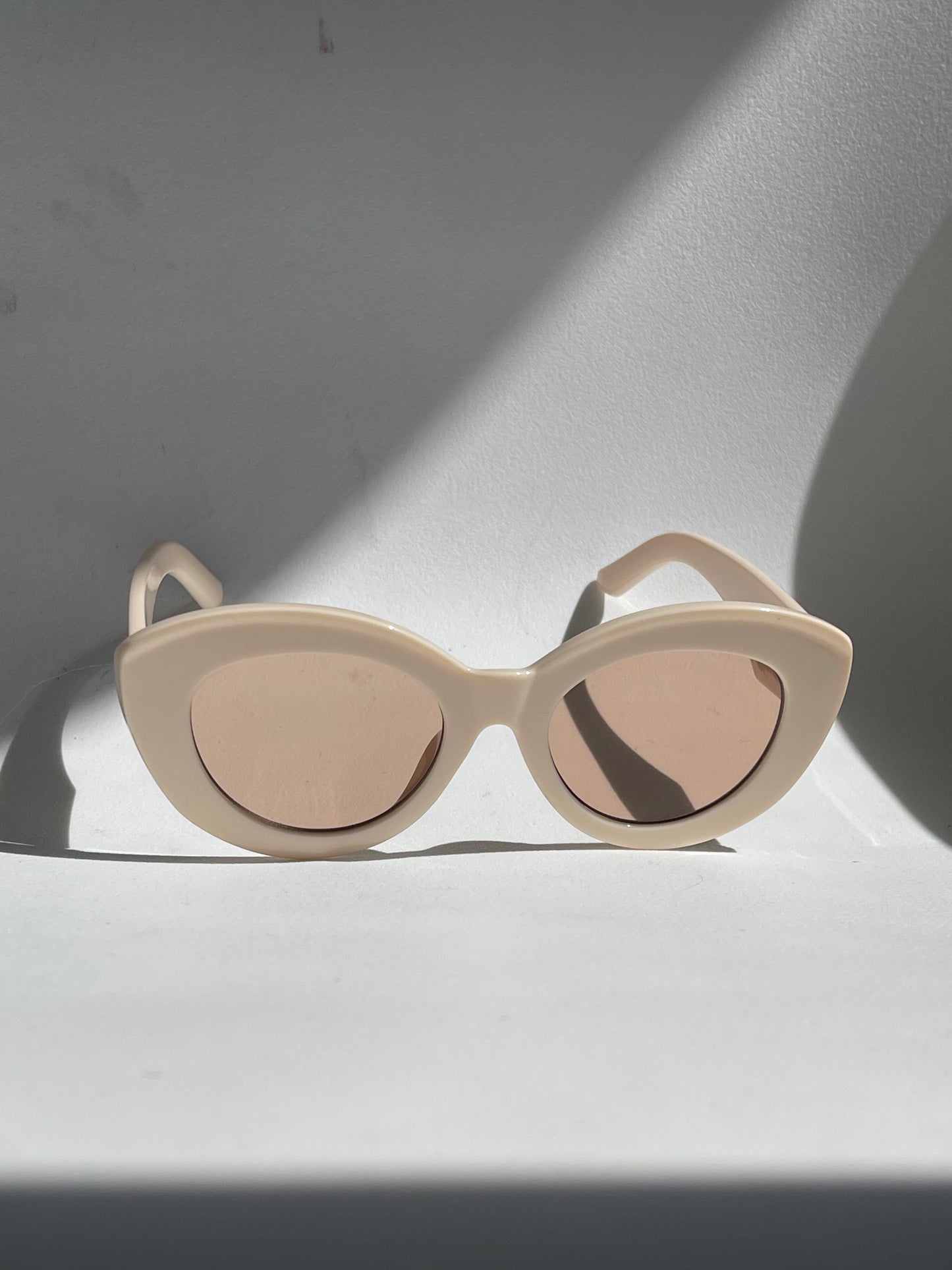 Dita Chunky Cat-Eye Sunglasses In Cream Taupe