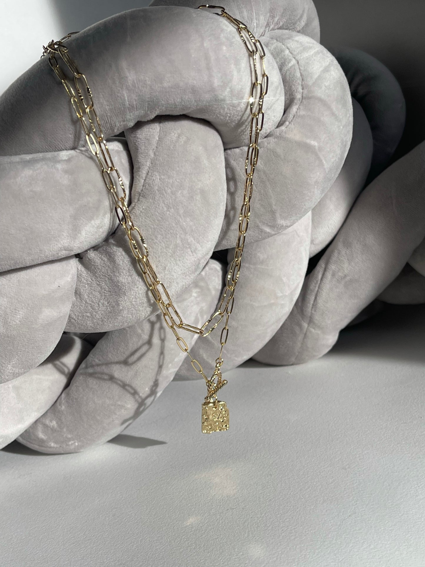 Organic Plate Charm Double Link Chain Toggle Necklace In Gold