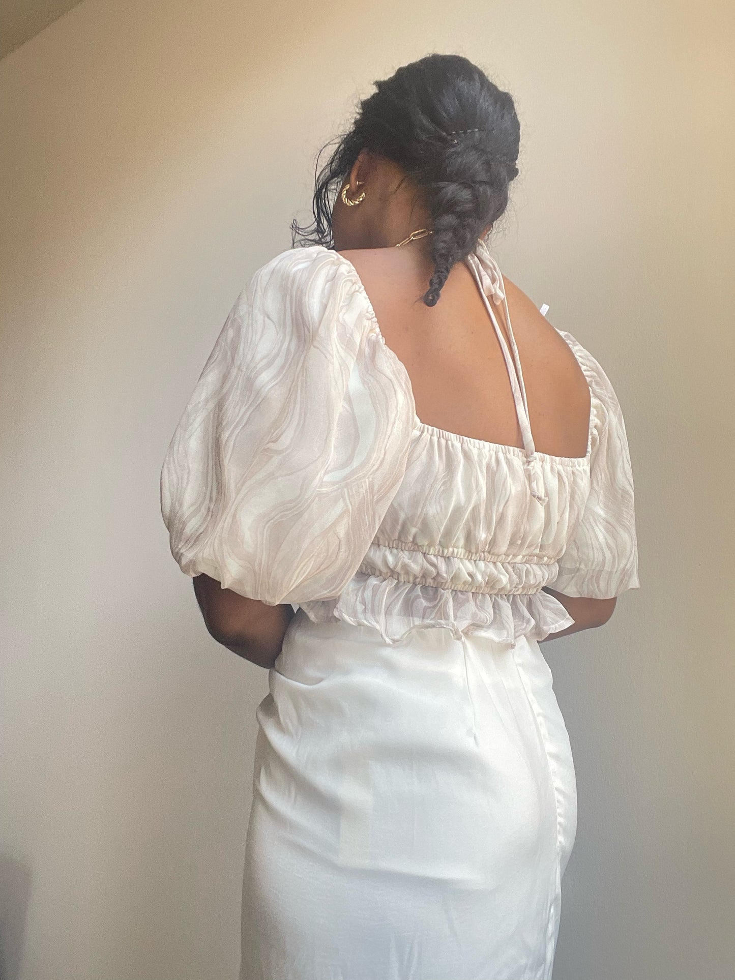 Remnants Swirl Tie-Front Puff Sleeve Top In Taupe