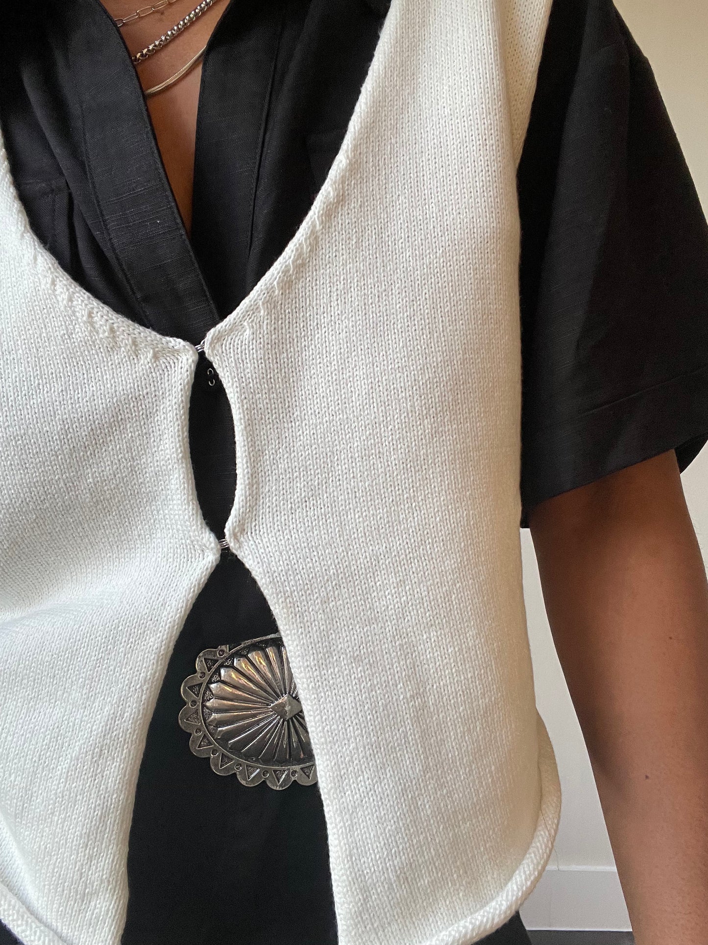 Arlette Double Front Closure Cotton Knit Vest In Ivory