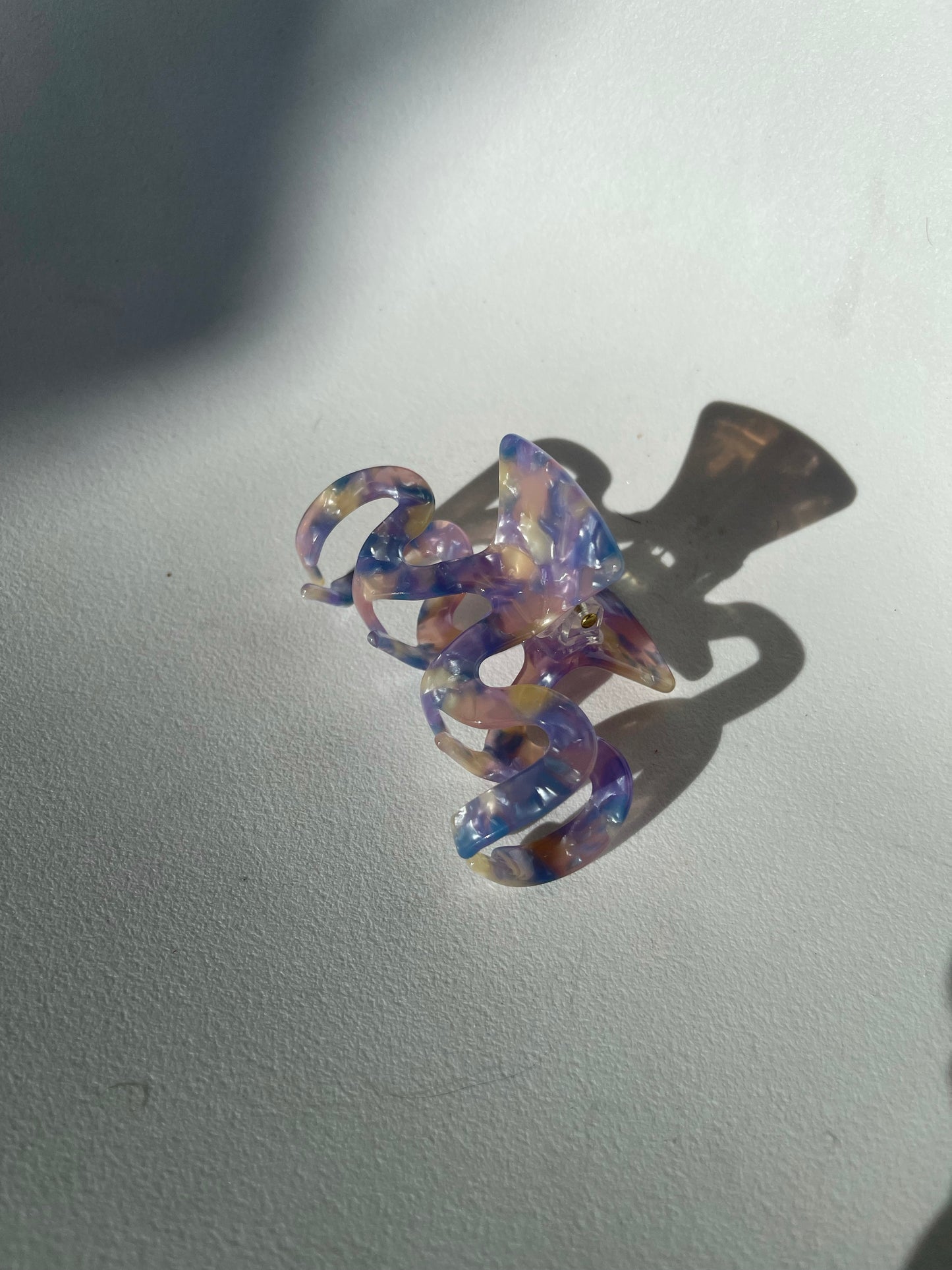 Wave Claw Clip In Purple Confetti