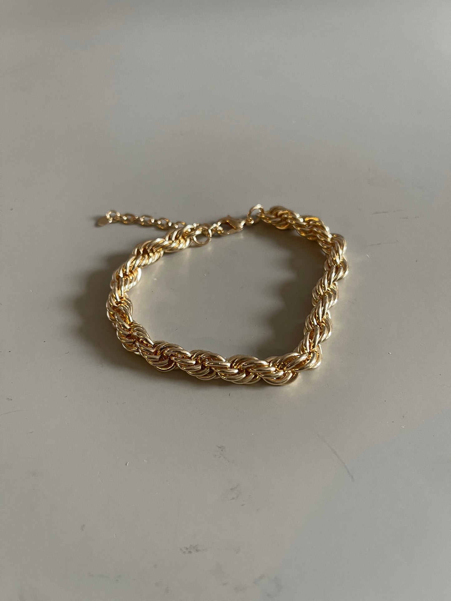 Classic Jumbo Twist Bracelet In Gold
