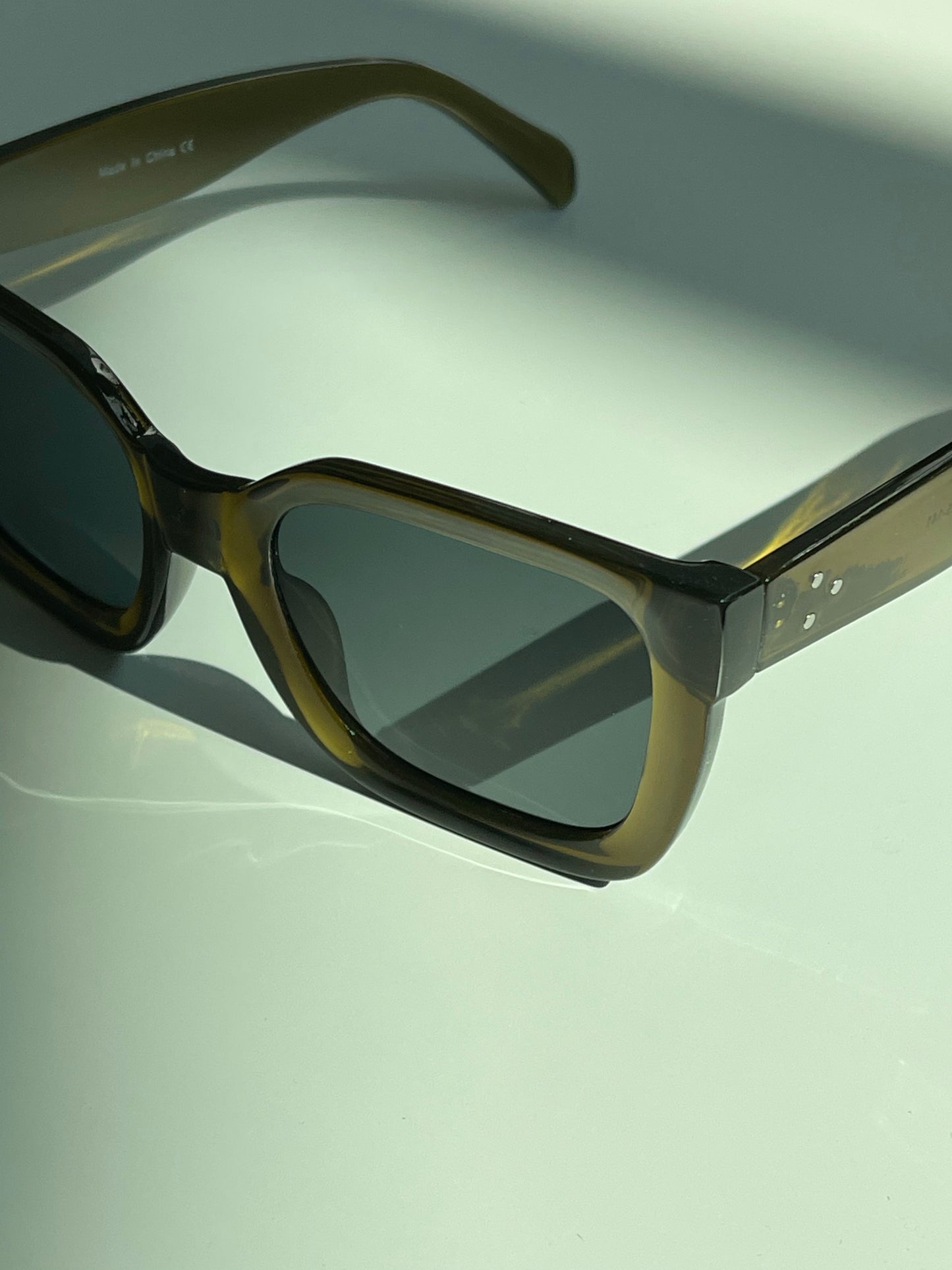 Belinda Bulk Frame Rectangular Sunglasses In Olive