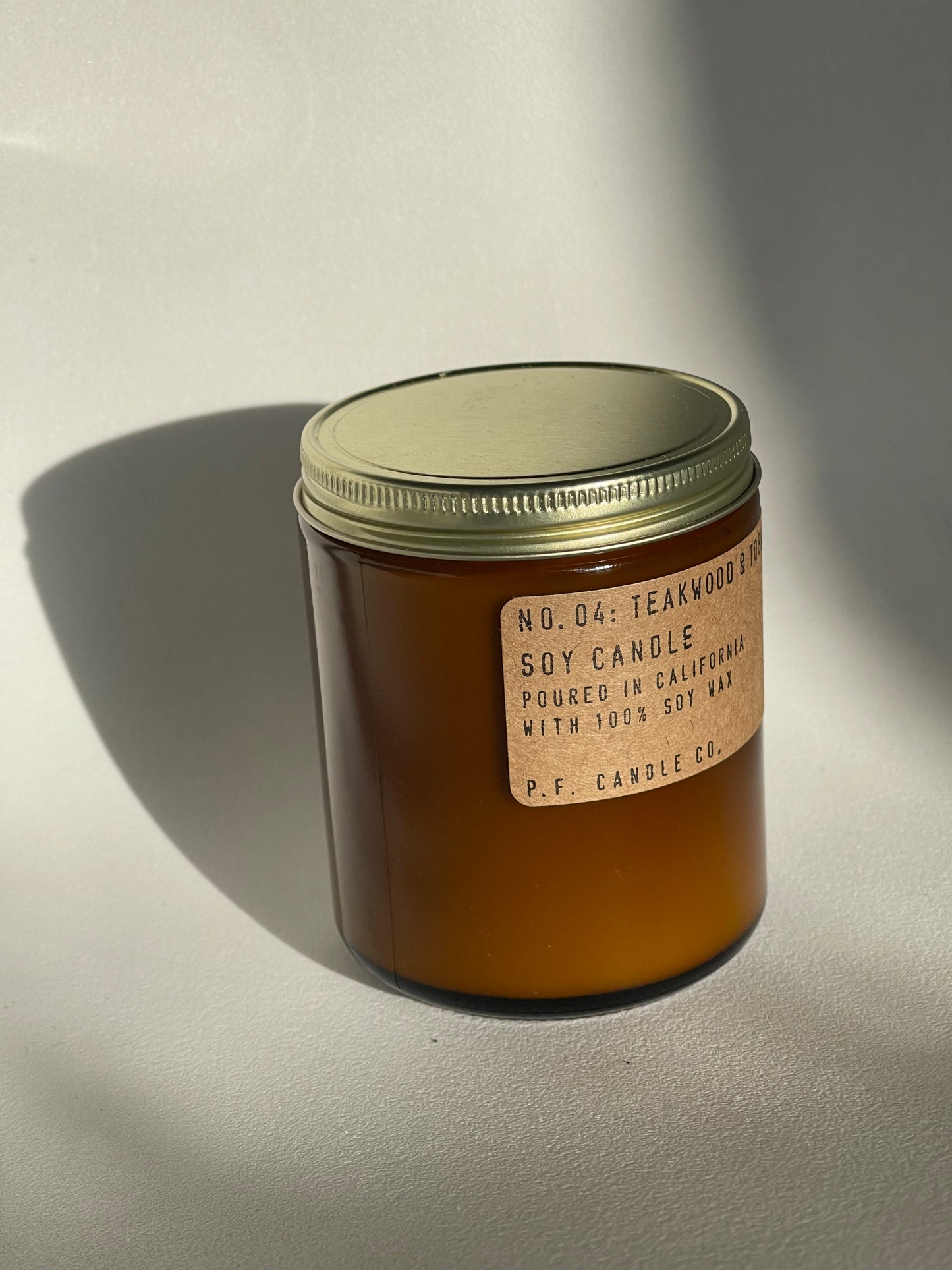 P.F. Teakwood & Tobacco– 7.2 oz Soy Candle